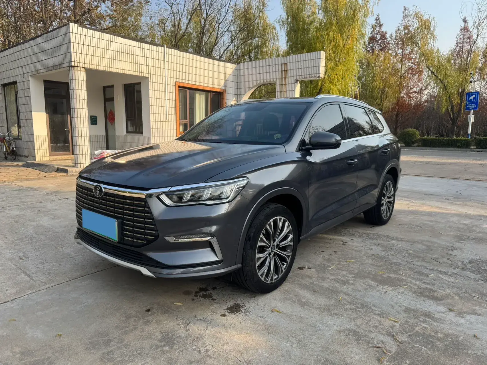 2019 BYD SONG view 1