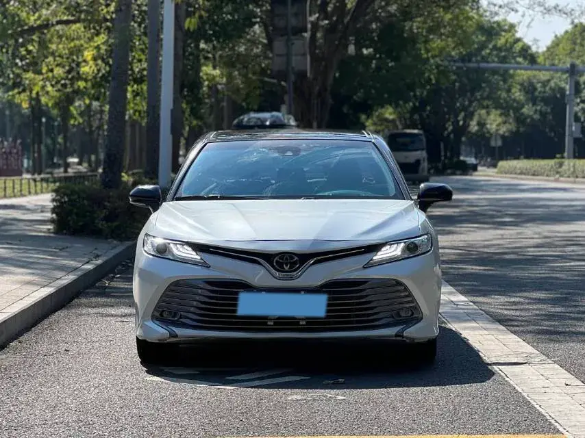 2019 TOYOTA CAMRY thumbnail 4