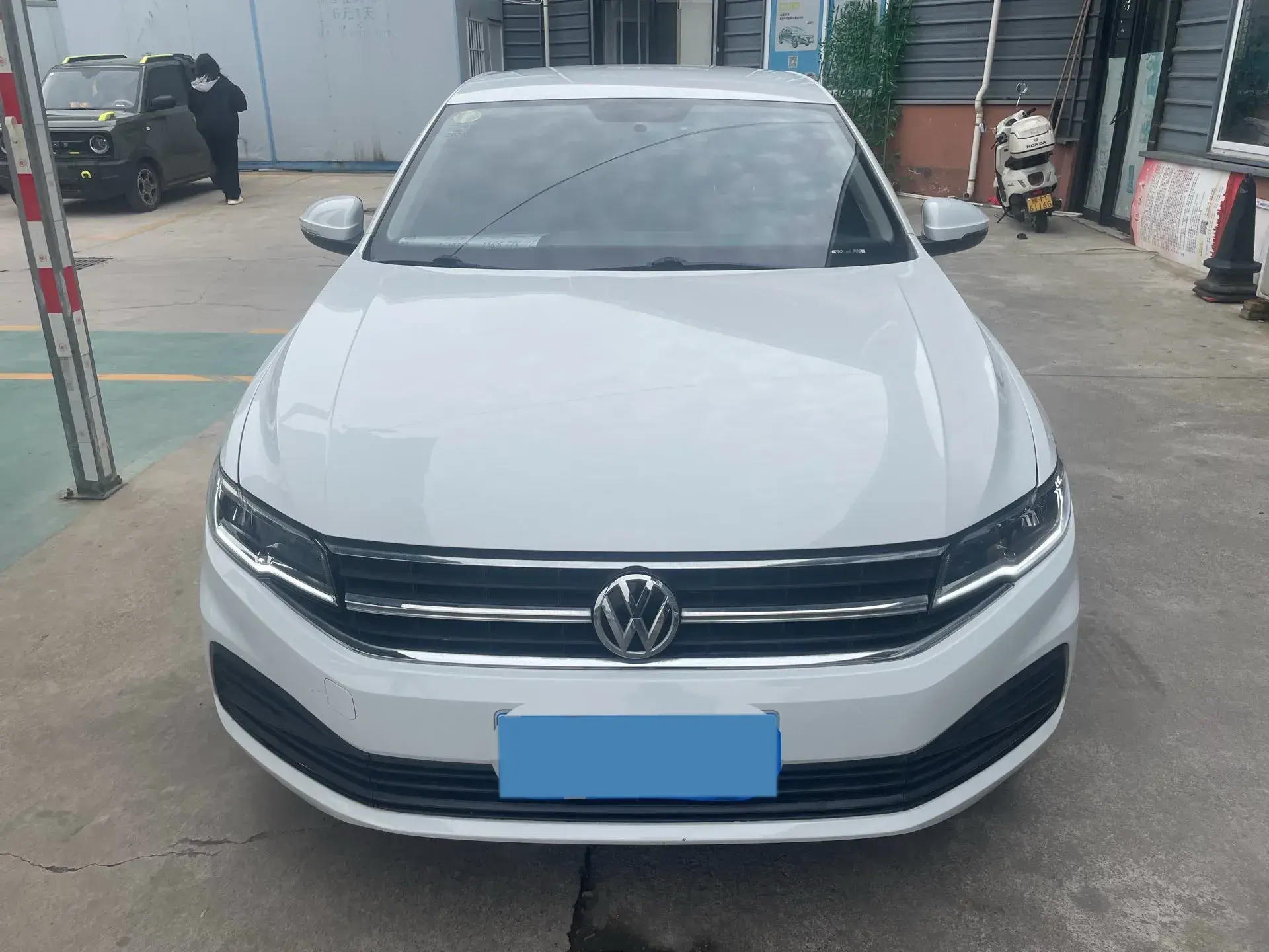 2019 VOLKSWAGEN BORA thumbnail 3