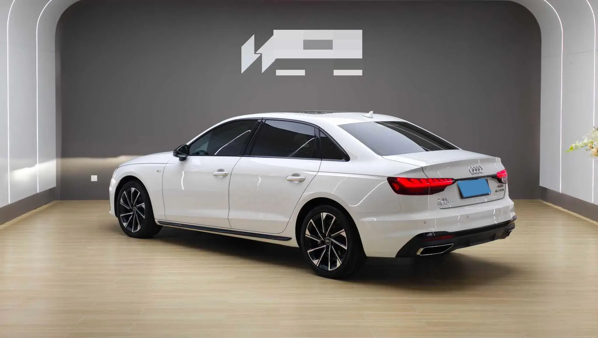 2023 AUDI A4L thumbnail 2