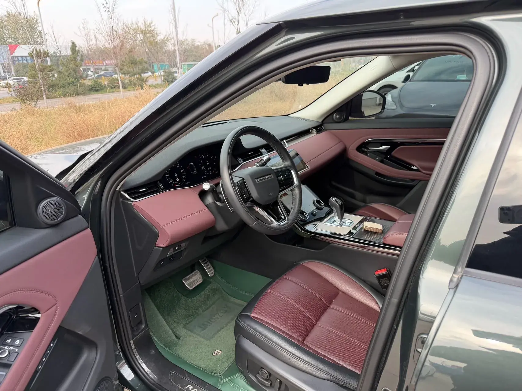 2022 LAND ROVER thumbnail 4