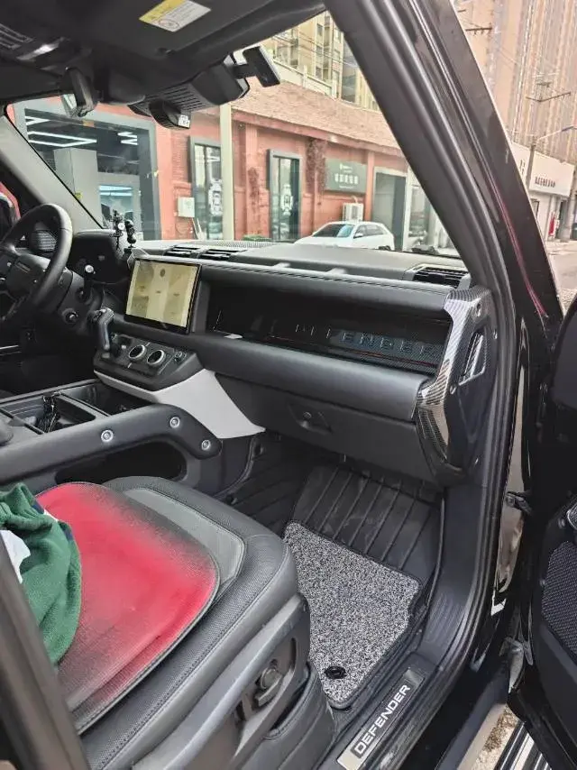 2019 LAND ROVER thumbnail 3