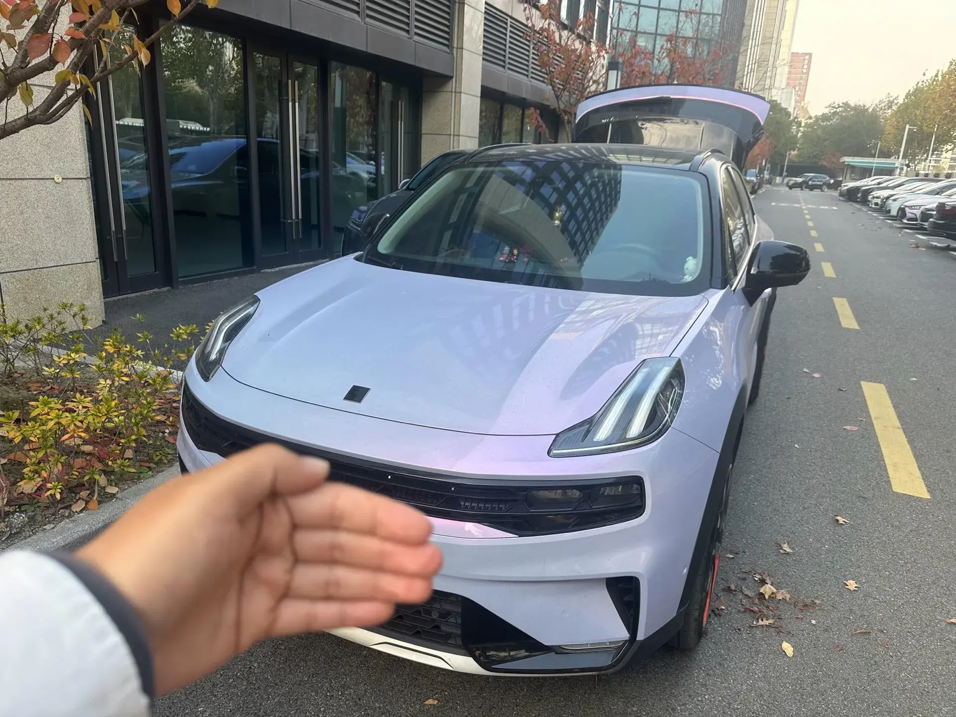 2020 LYNK&CO 06 view 1