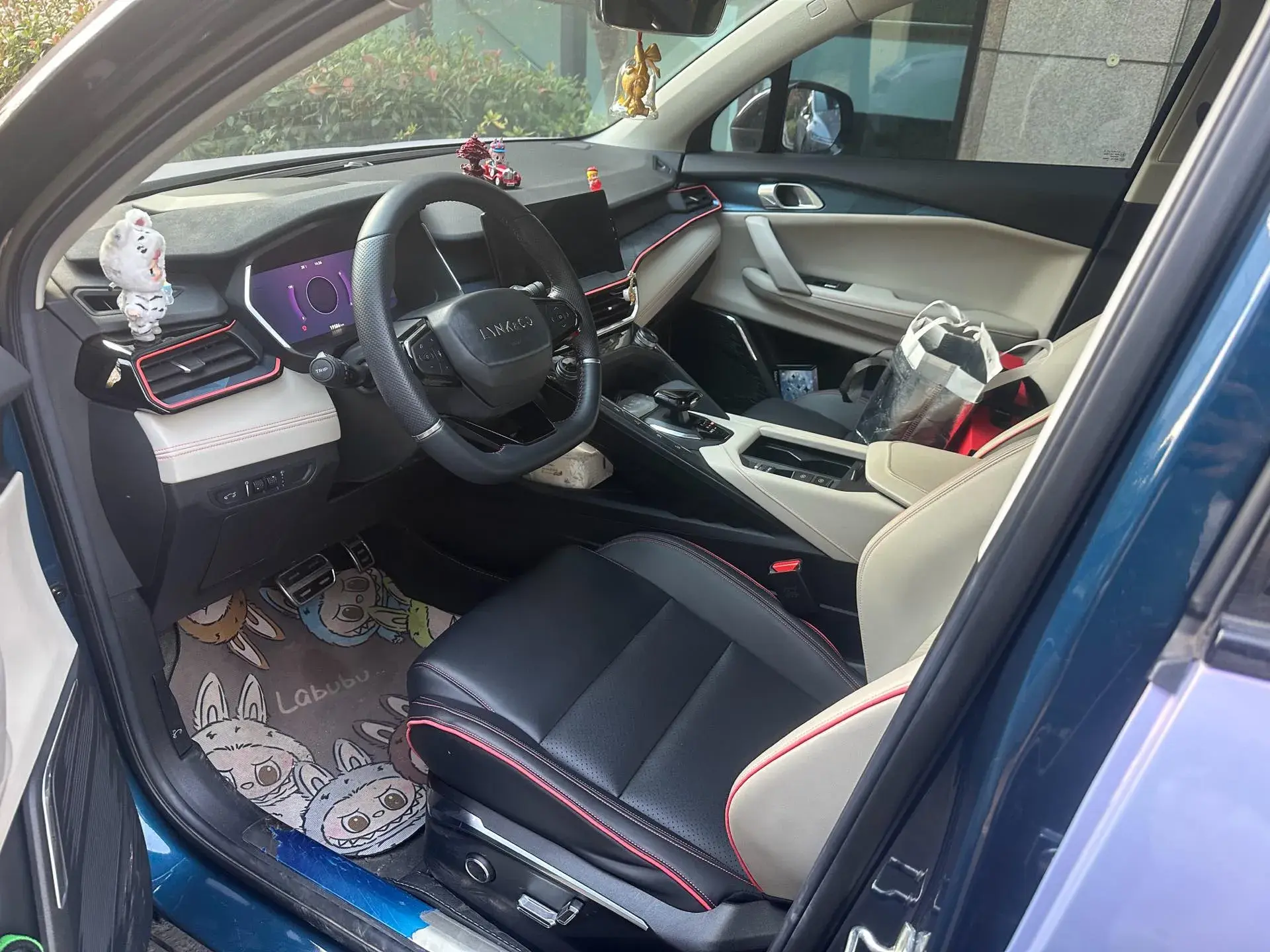 2020 LYNK&CO 06 thumbnail 3