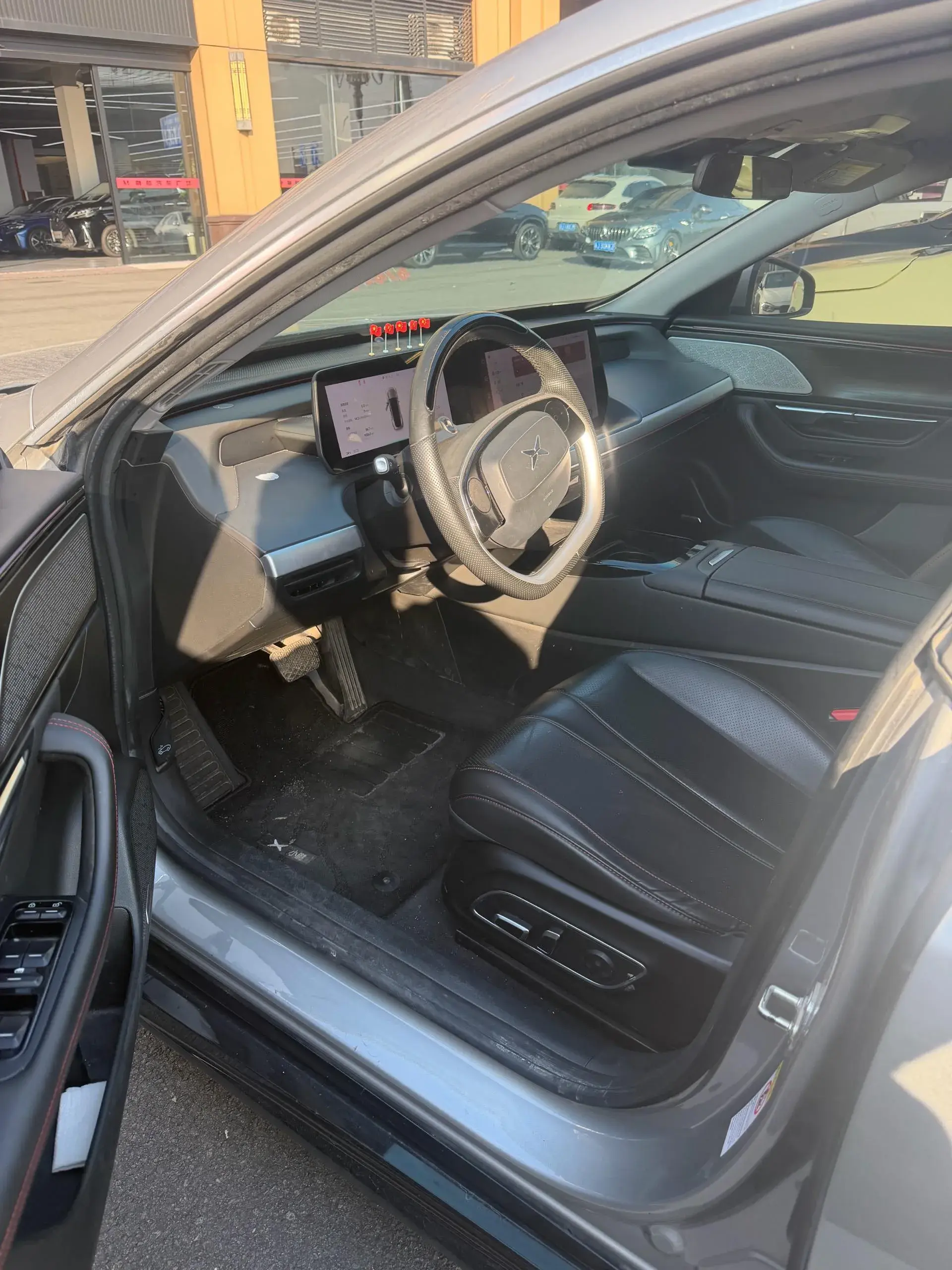 2021 XPENG P7 thumbnail 4