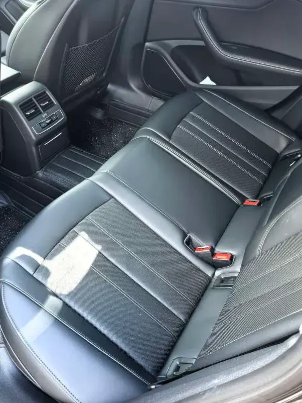 2024 AUDI A4L thumbnail 3