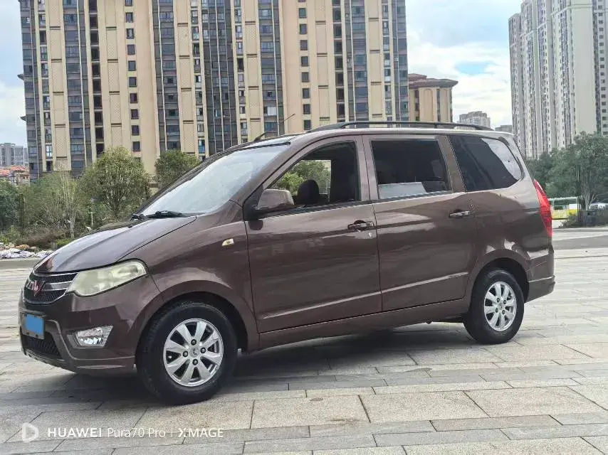 2018 WULING HONGGUANG view 1