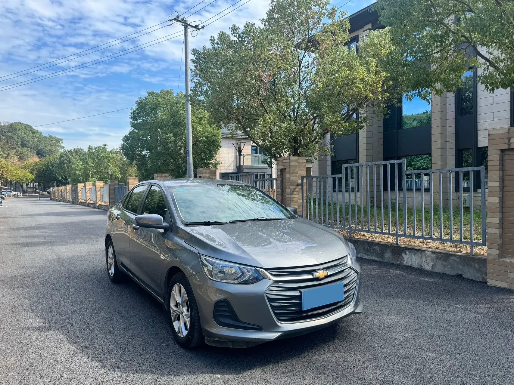 2020 CHEVROLET CAVALIER thumbnail 3