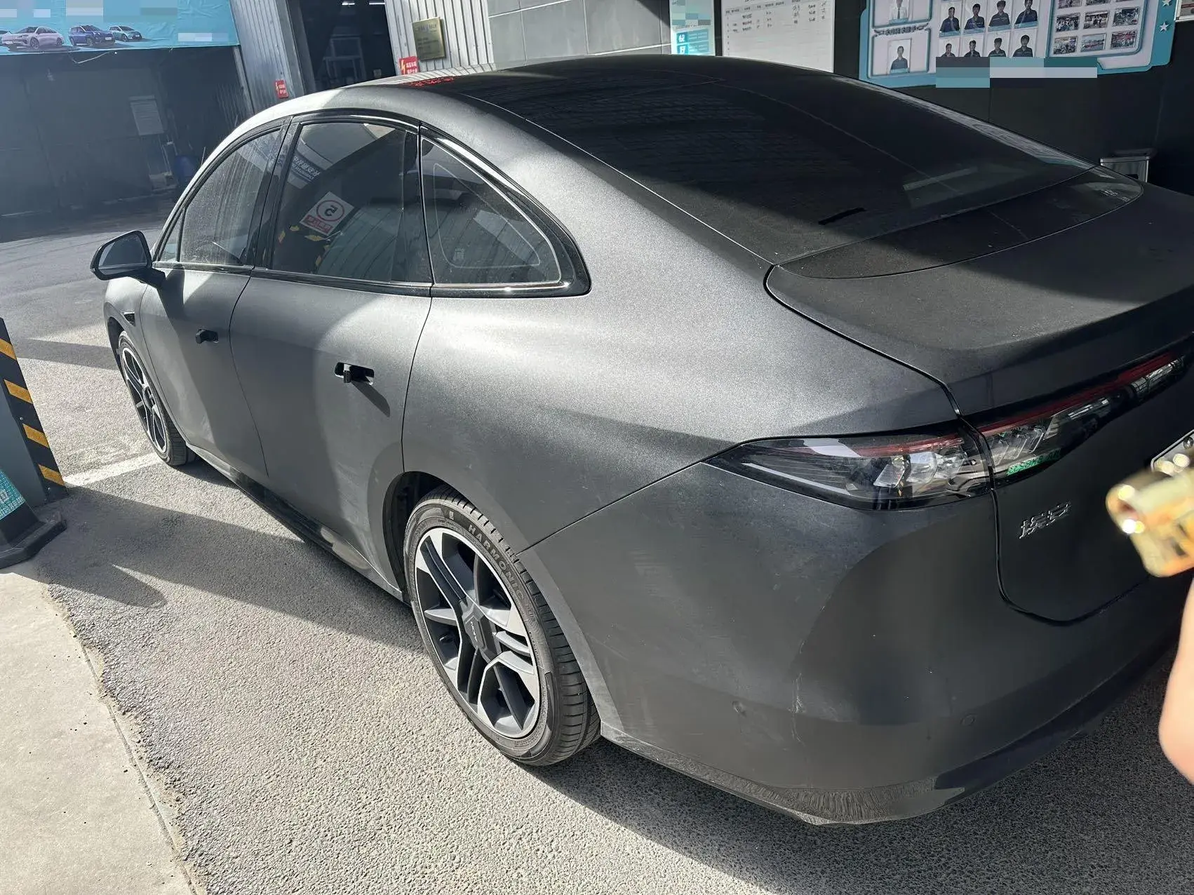 2025 AION AION thumbnail 3