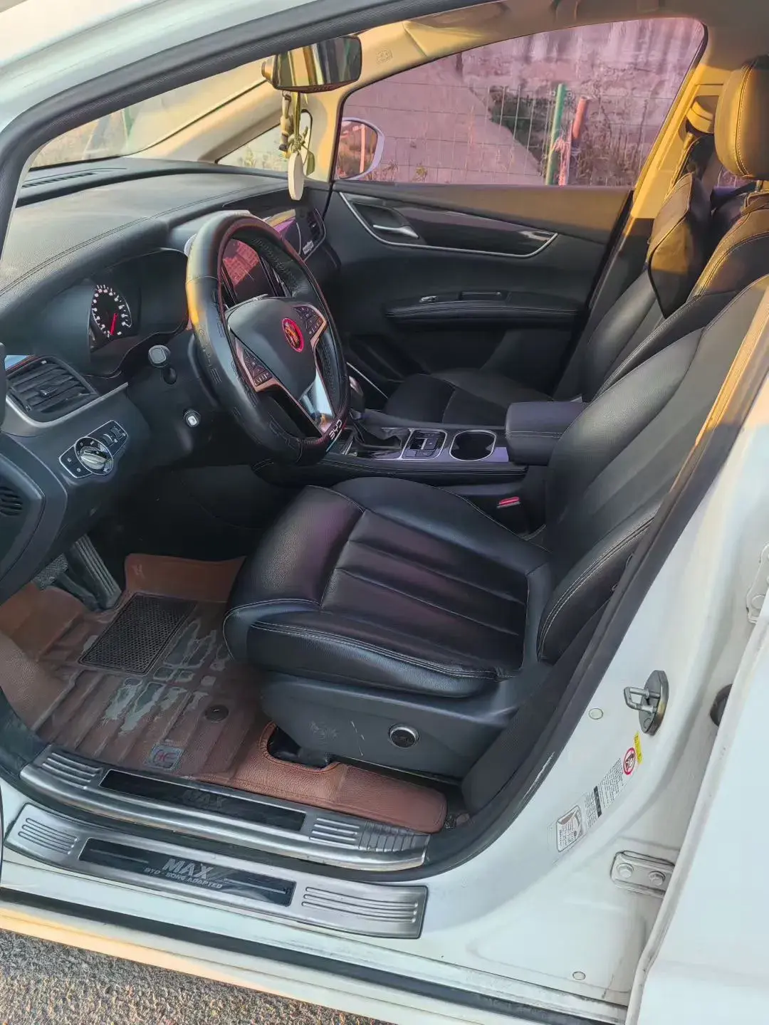 2017 BYD SONG thumbnail 4