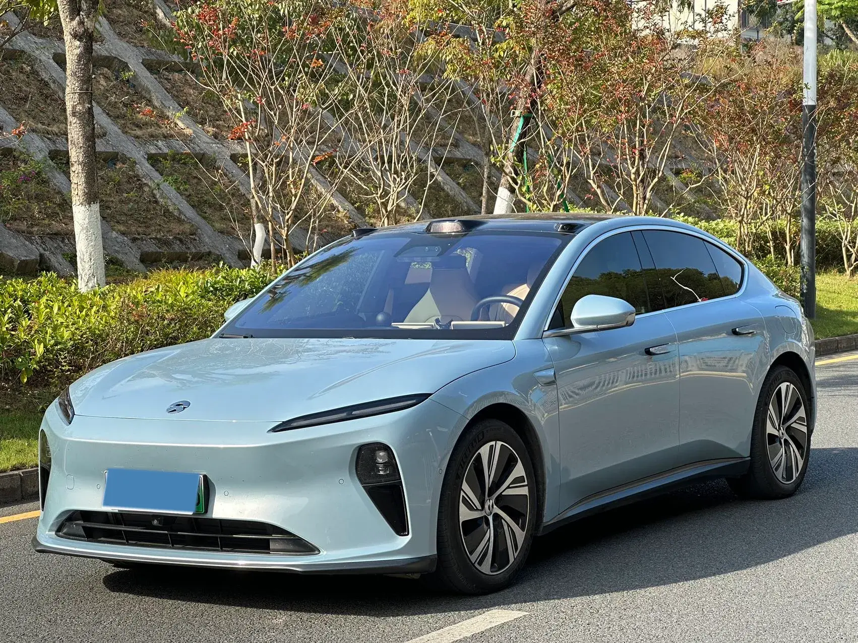 2022 NIO ET5 view 1