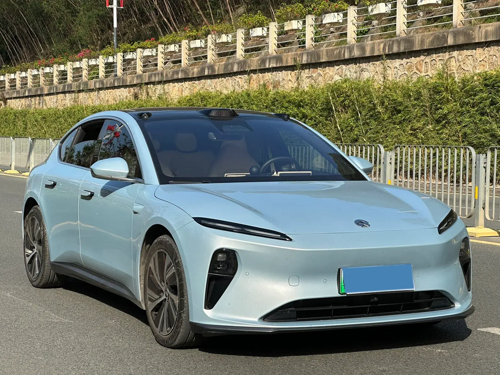 2022 NIO ET5 thumbnail 3