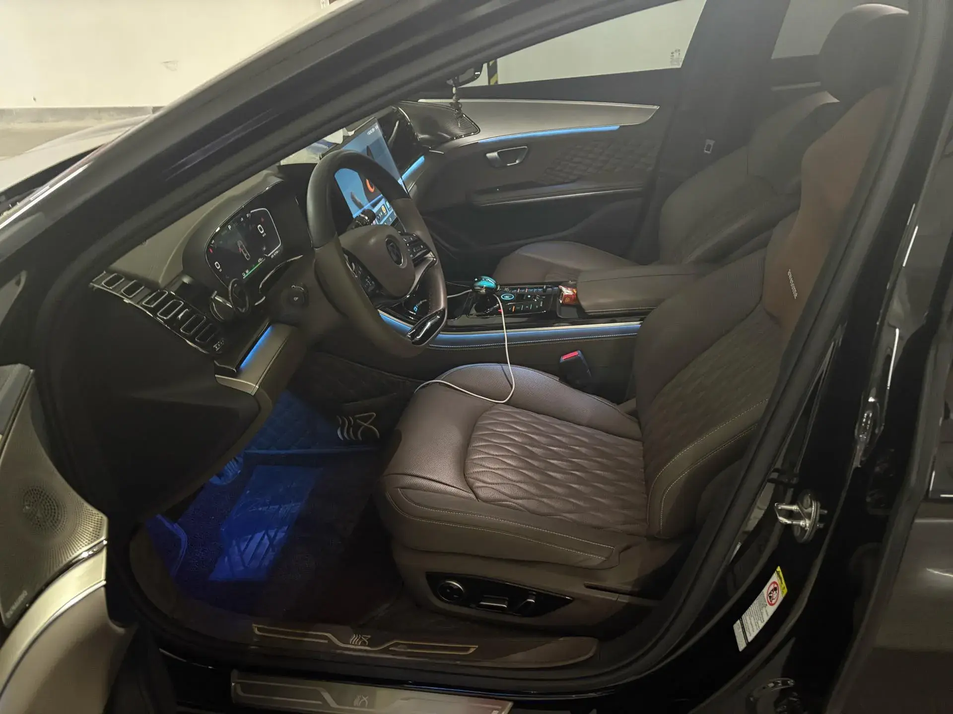 2023 BYD HAN thumbnail 3