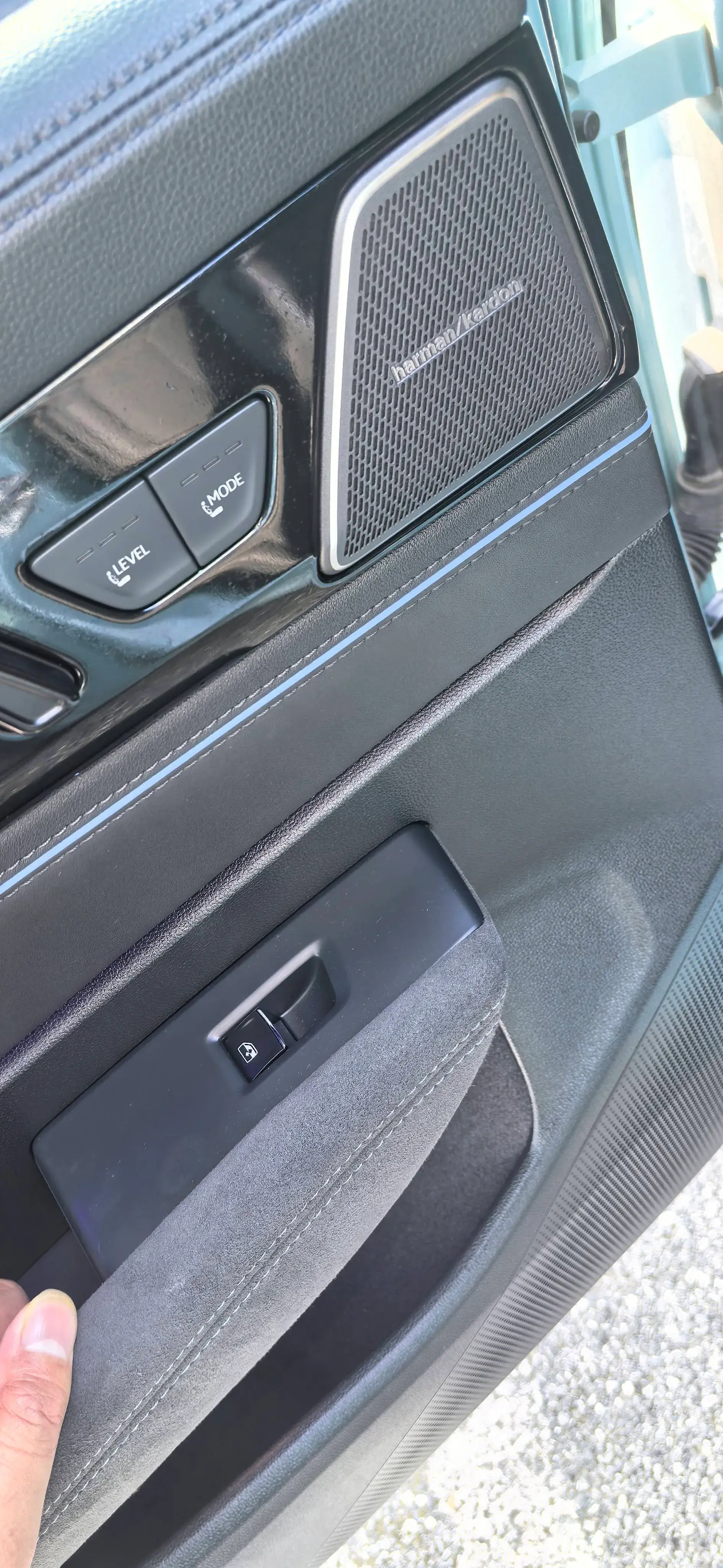 2025 VOLKSWAGEN PASSAT thumbnail 2