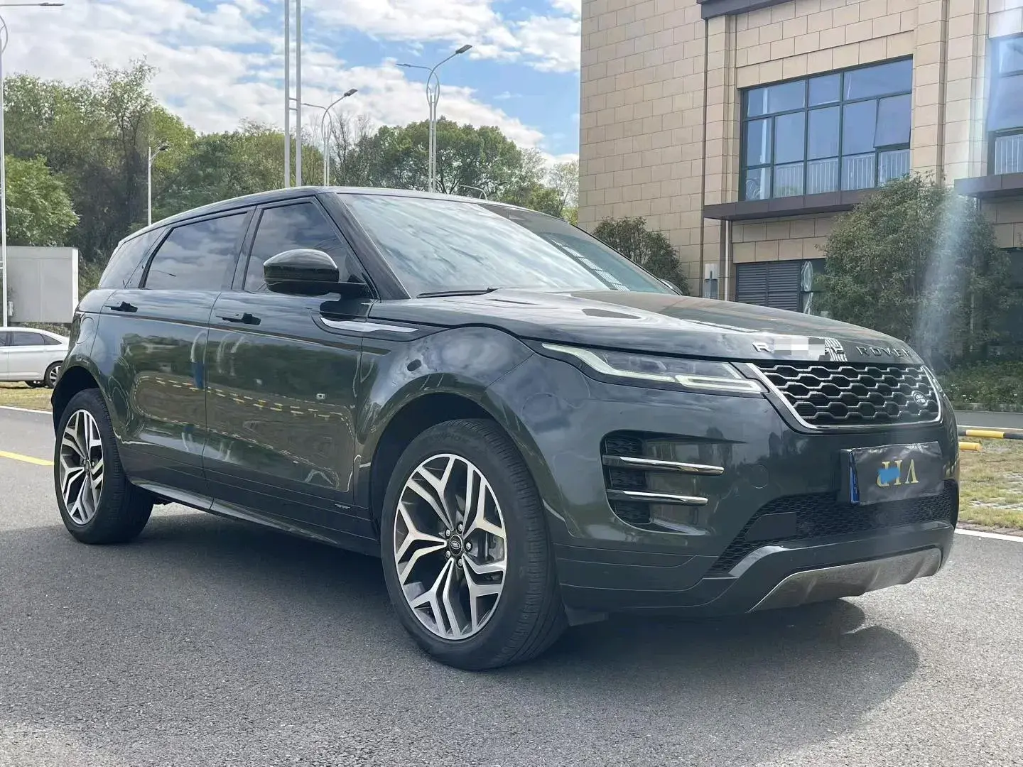 2021 LAND ROVER thumbnail 3