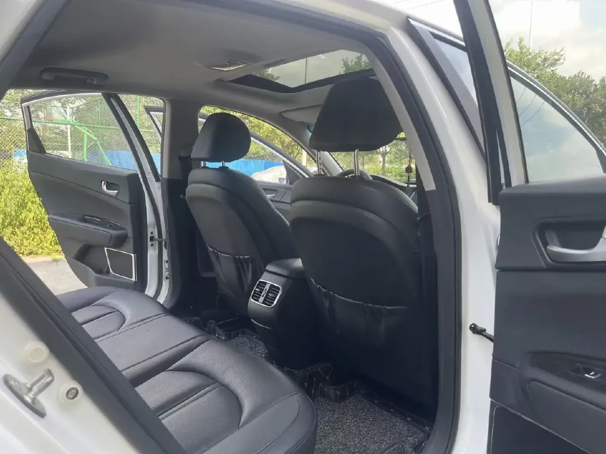 2016 Kia K5 2.0L 161HP L4 6AT,autocango,china used car exporter,china ev exporter,chinese used car exporter,chinese used ev exporter