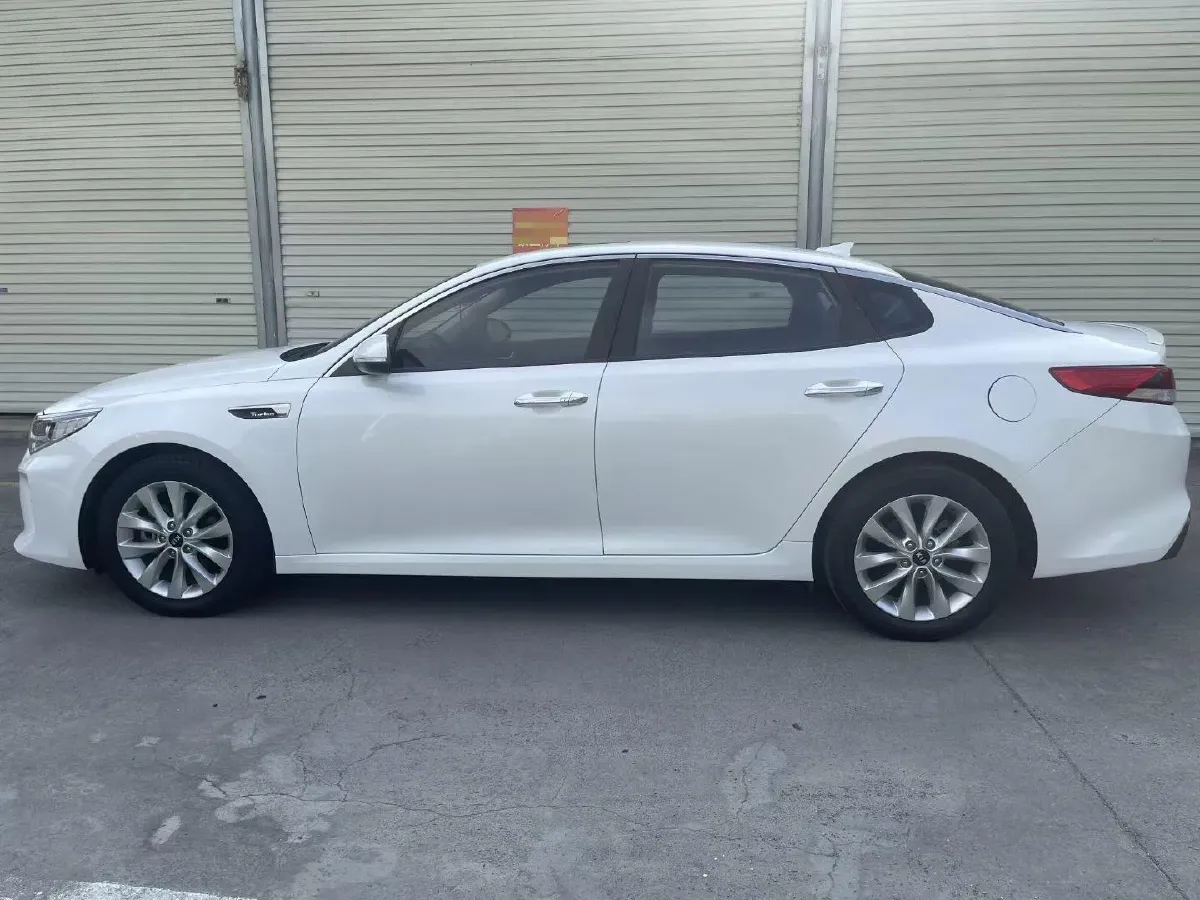 2016 Kia K5 2.0L 161HP L4 6AT,autocango,china used car exporter,china ev exporter,chinese used car exporter,chinese used ev exporter