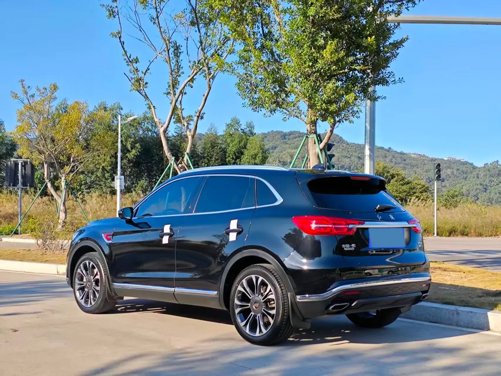 2022 HONGQI HS5 thumbnail 3