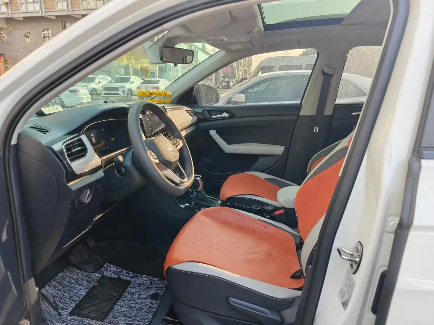 2023 VOLKSWAGEN THARU thumbnail 4