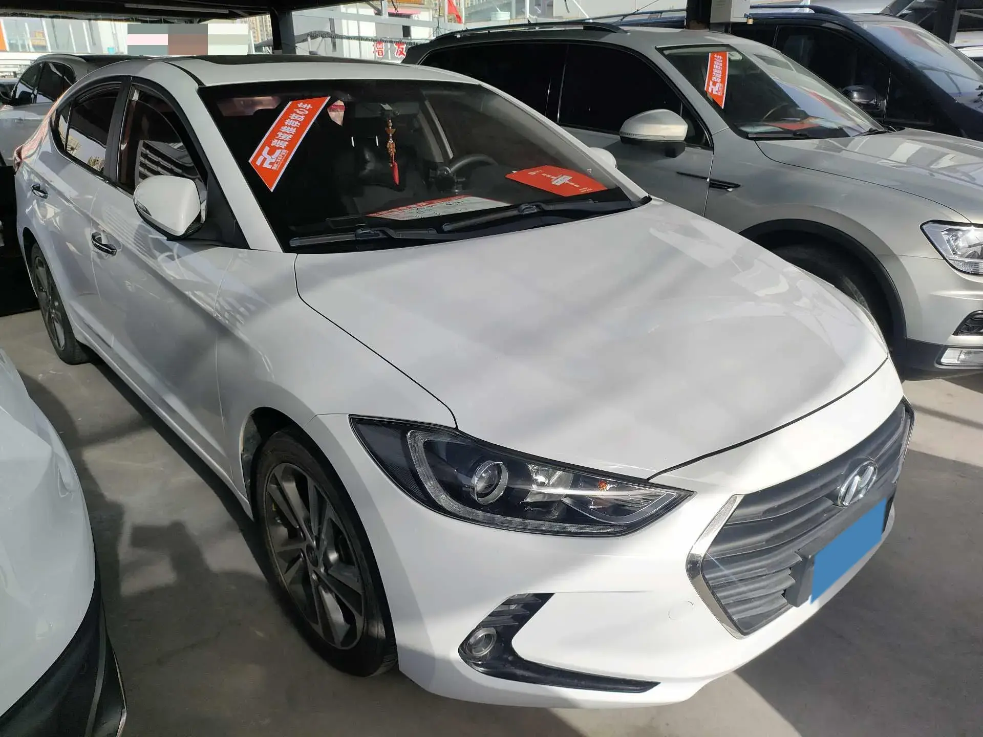 2016 HYUNDAI ELANTRA thumbnail 3