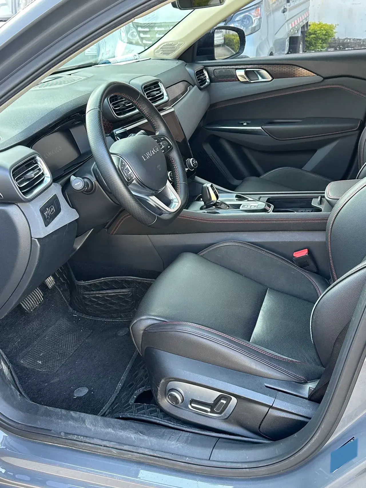 2019 LYNK&CO 02 thumbnail 3