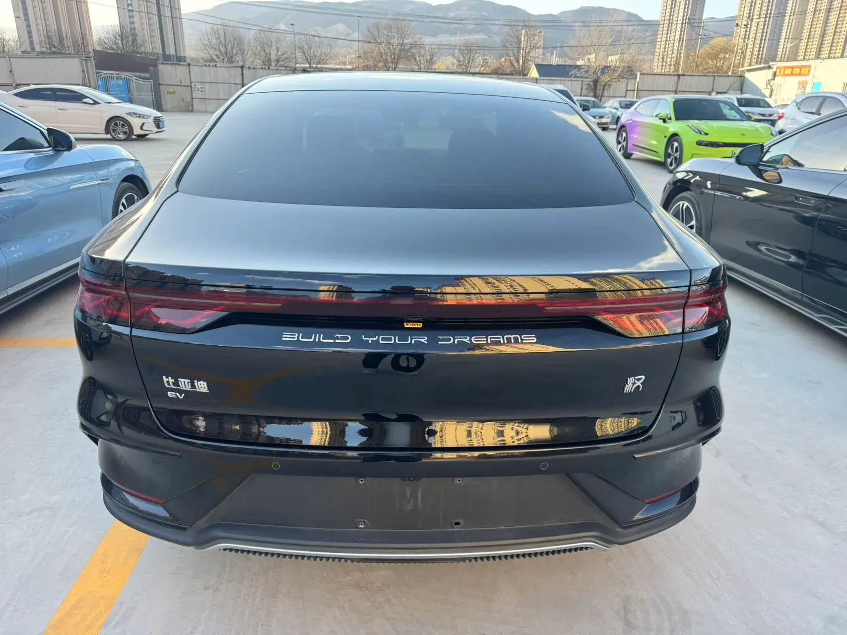 2023 BYD HAN thumbnail 4