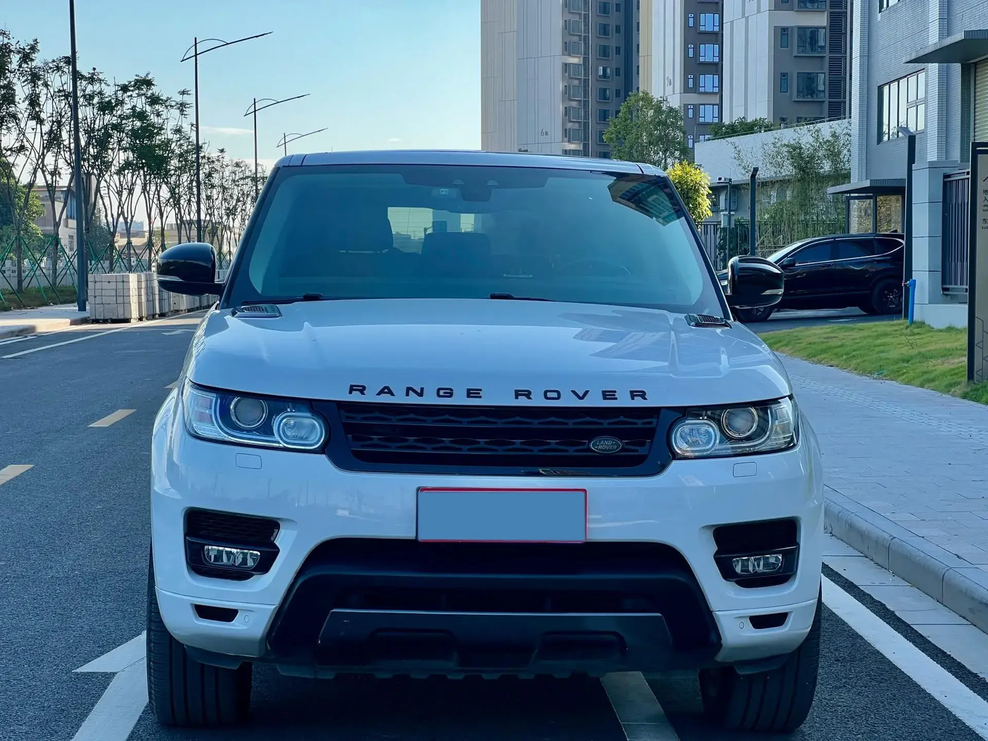 2017 LAND ROVER thumbnail 3