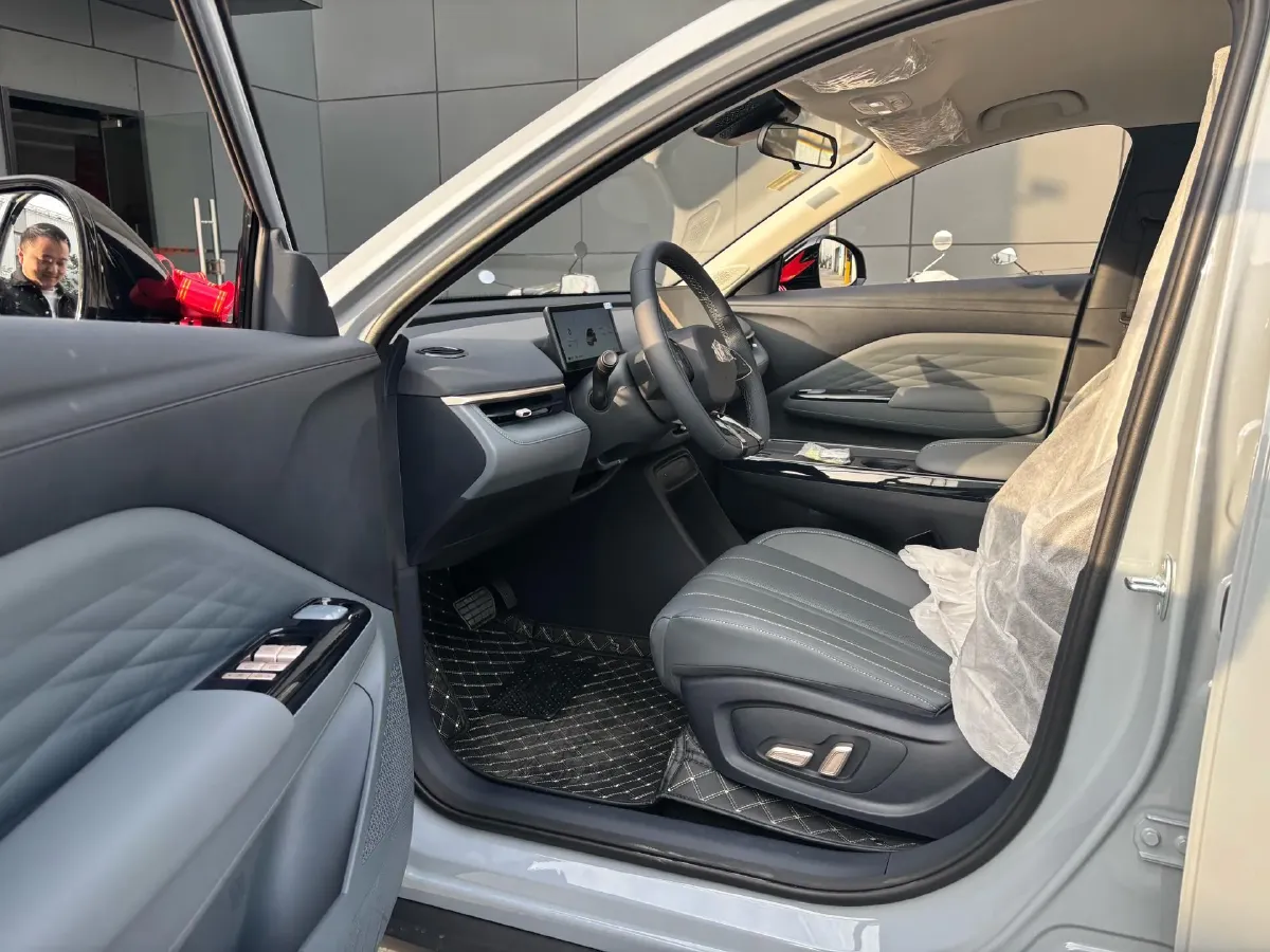 2025 ARCFOX T1 BEV,autocango,china used car exporter,china ev exporter,chinese used car exporter,chinese used ev exporter