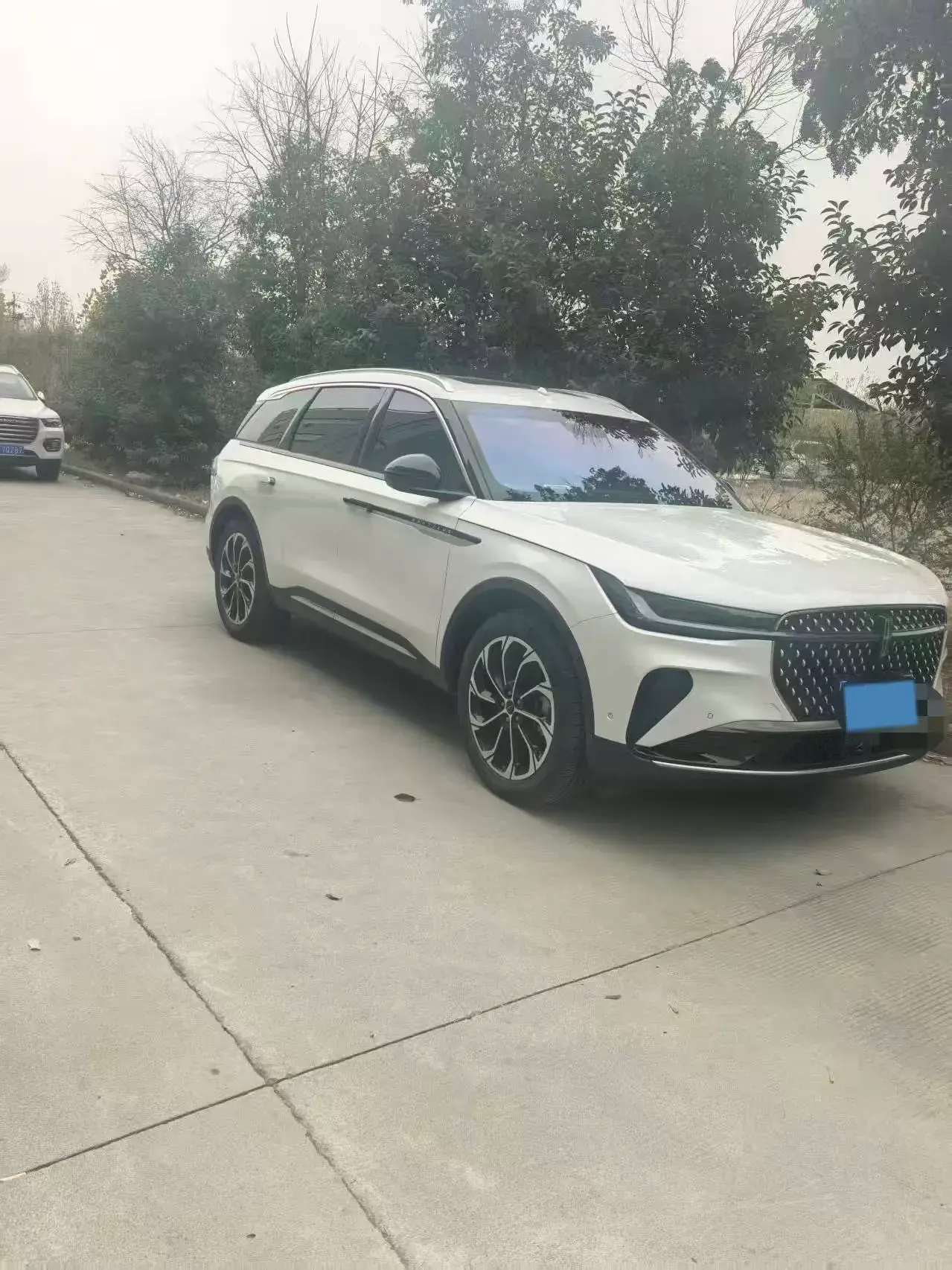 2023 LINCOLN NAUTILUS thumbnail 2