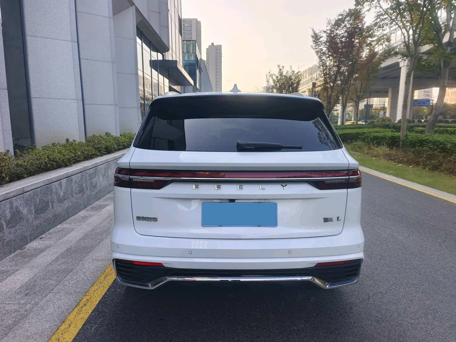 2021 GEELY MONJARO thumbnail 4