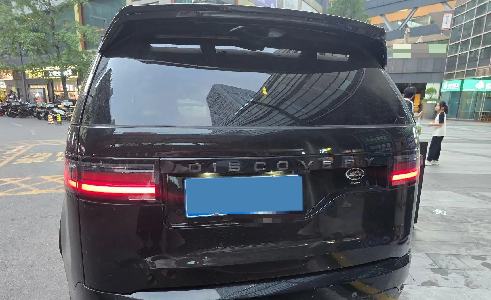 2023 LAND ROVER thumbnail 4