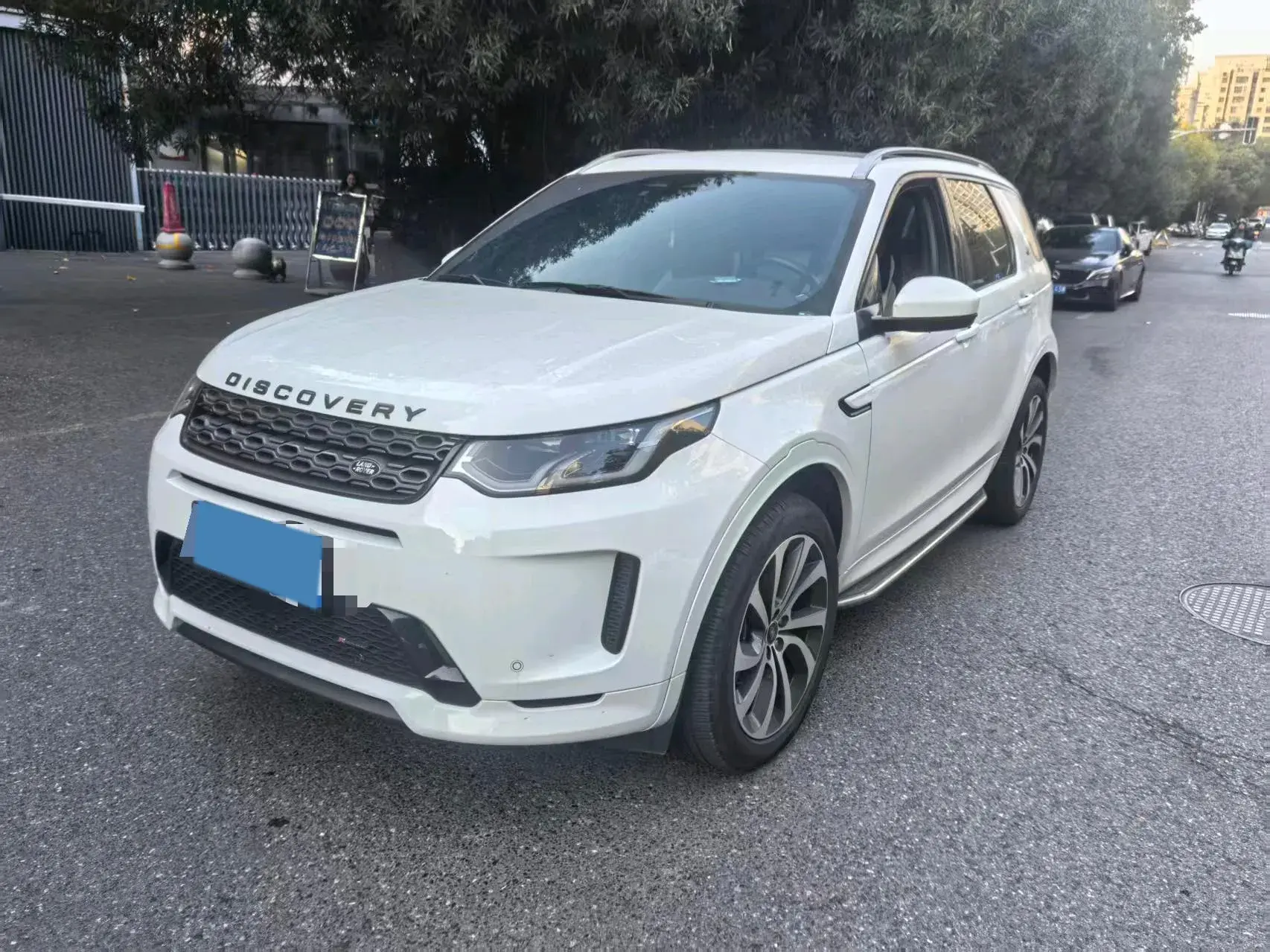 2022 LAND ROVER view 1