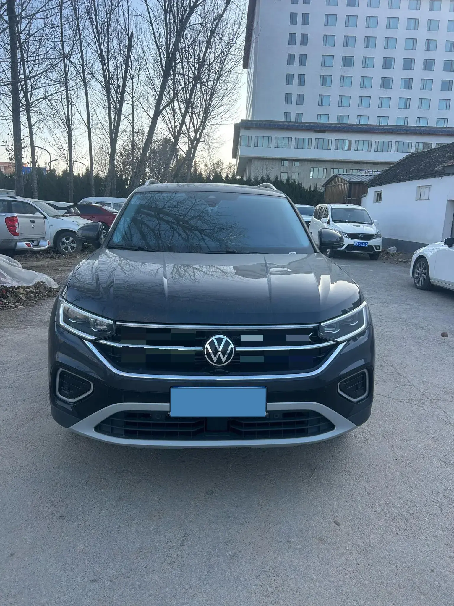 2024 VOLKSWAGEN TAYRON thumbnail 3