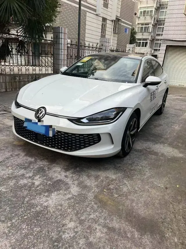 2025 VOLKSWAGEN LAMANDO view 1