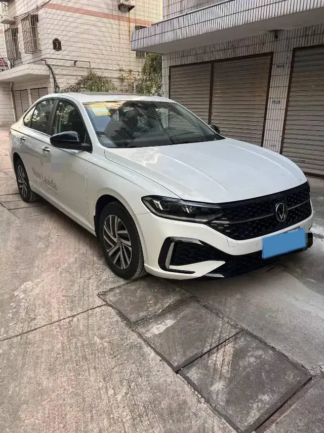 2024 VOLKSWAGEN LAVIDA thumbnail 2