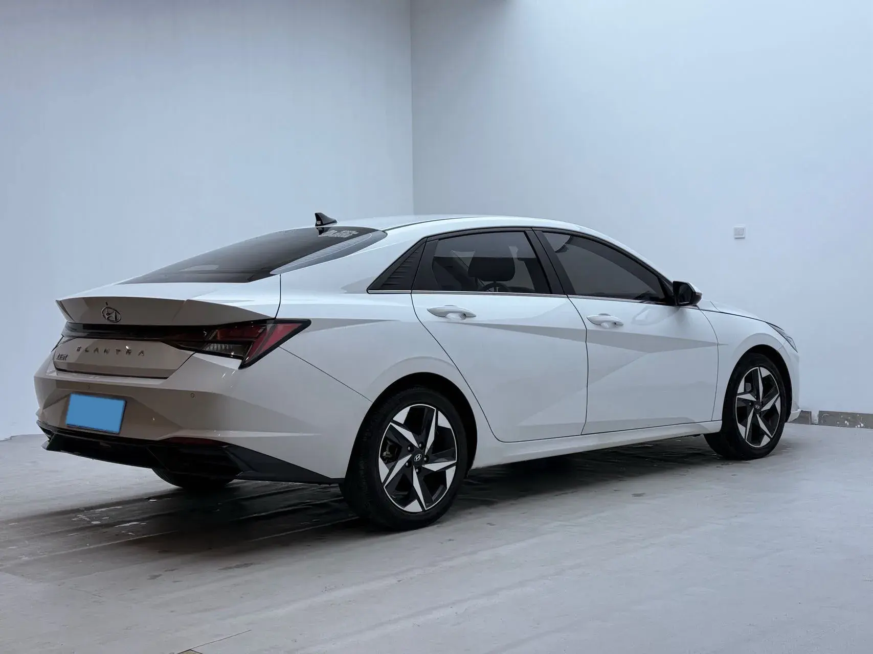 2021 HYUNDAI ELANTRA thumbnail 4