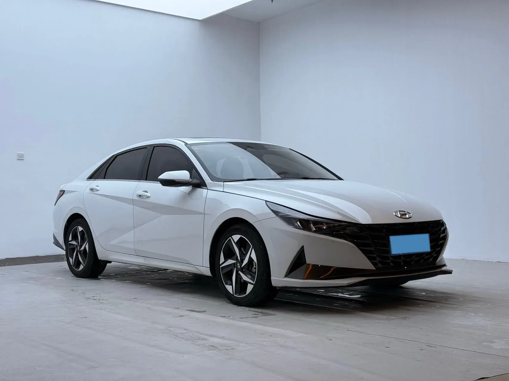 2021 HYUNDAI ELANTRA thumbnail 3