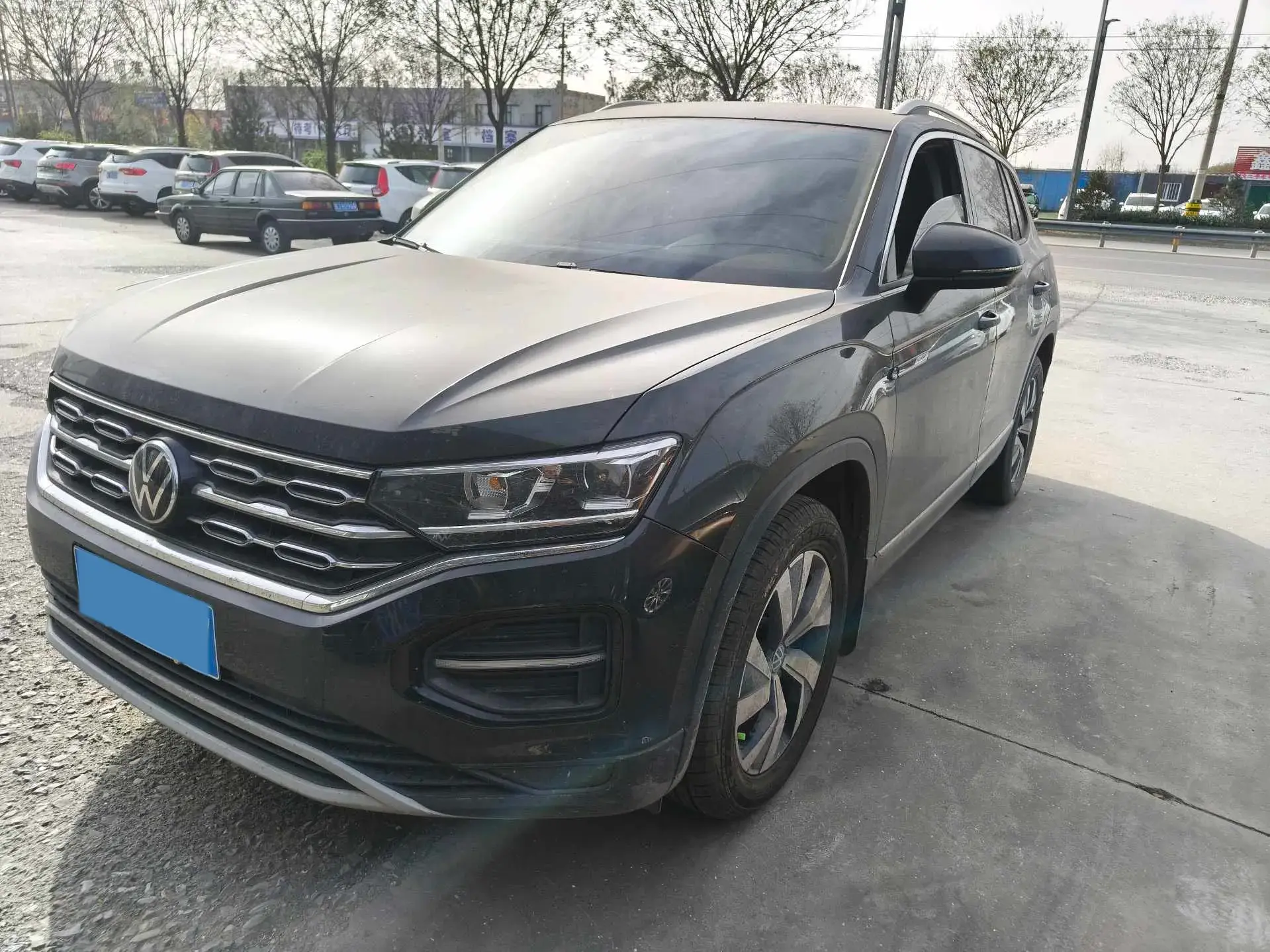 2022 VOLKSWAGEN TAYRON view 1