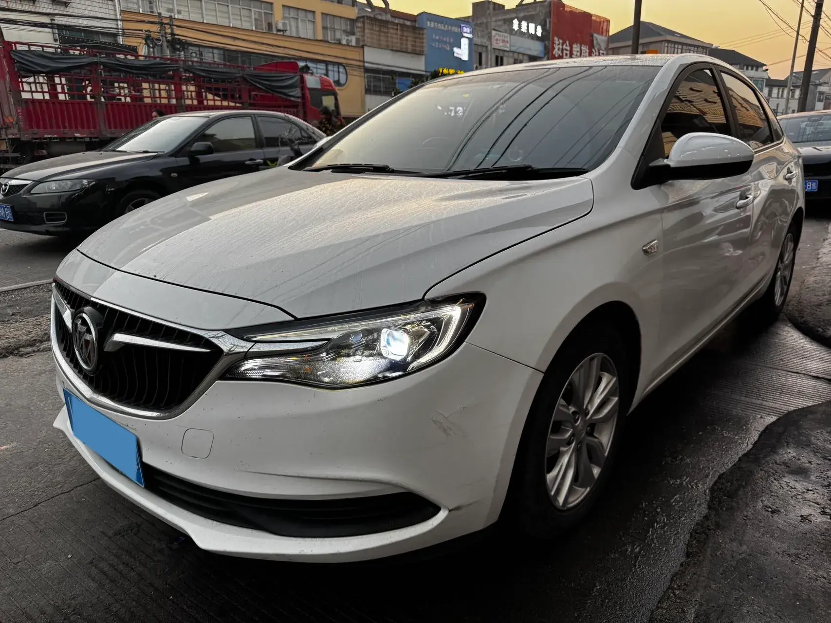 2021 BUICK EXCELLE view 1
