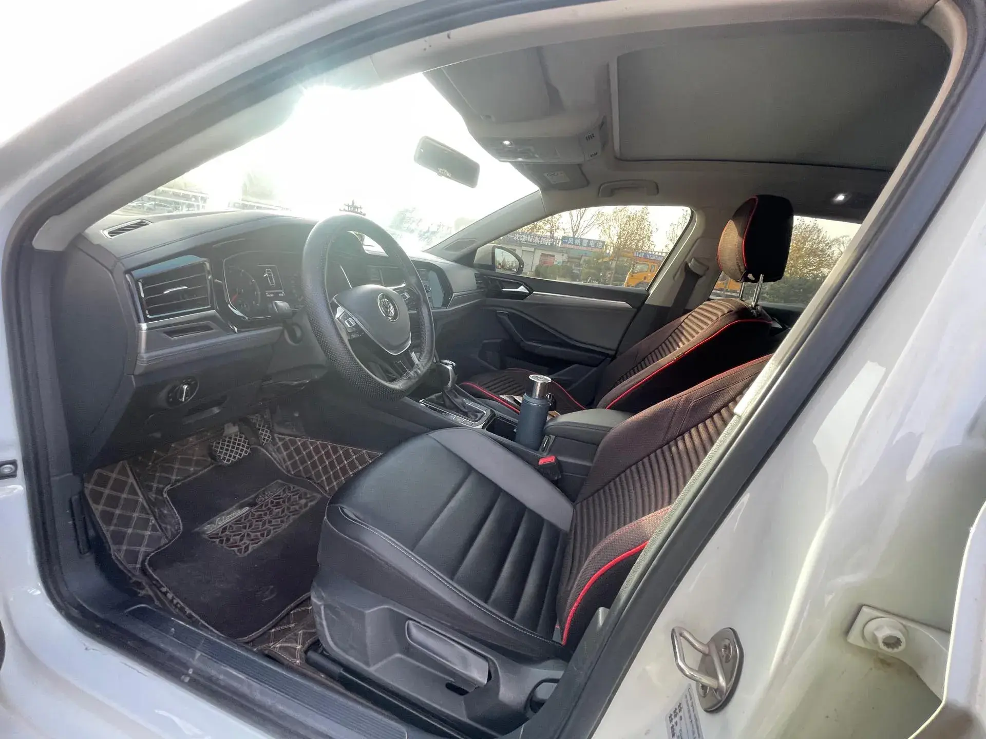 2020 VOLKSWAGEN SAGITAR thumbnail 4