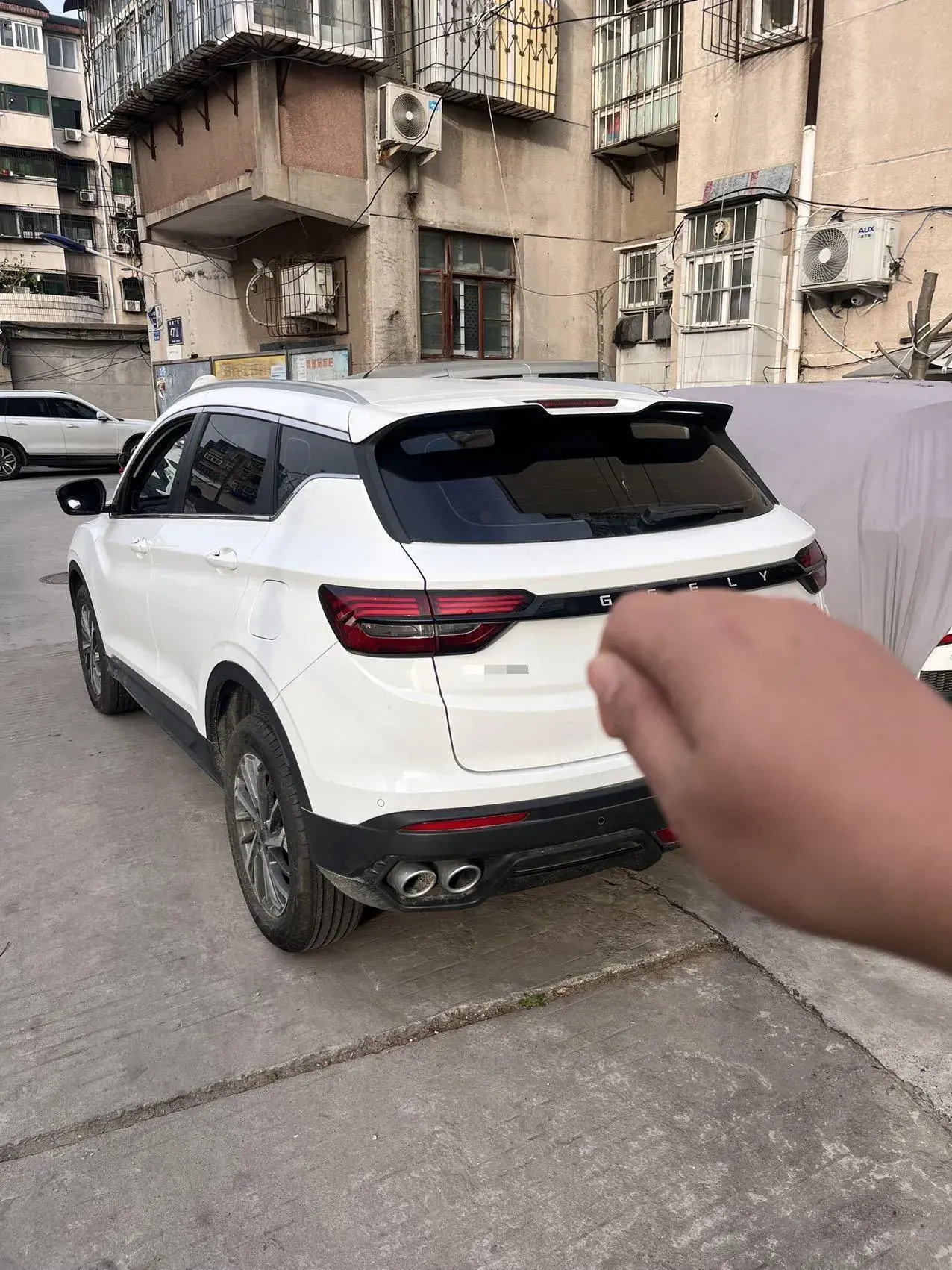 2023 GEELY COOLRAY thumbnail 4