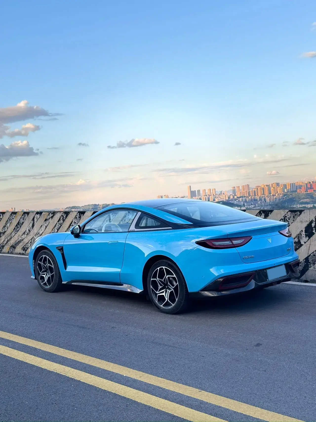 2023 NETA GT thumbnail 3