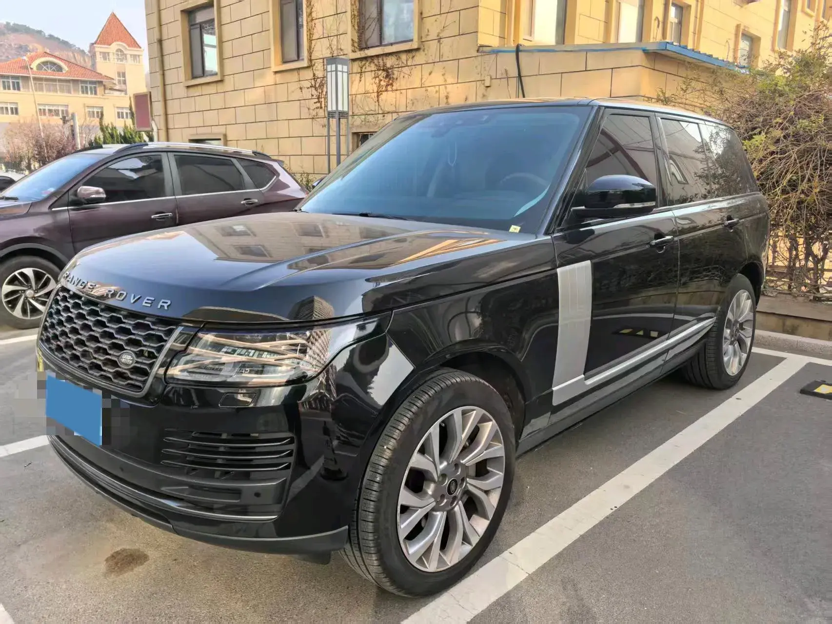 2022 LAND ROVER view 1