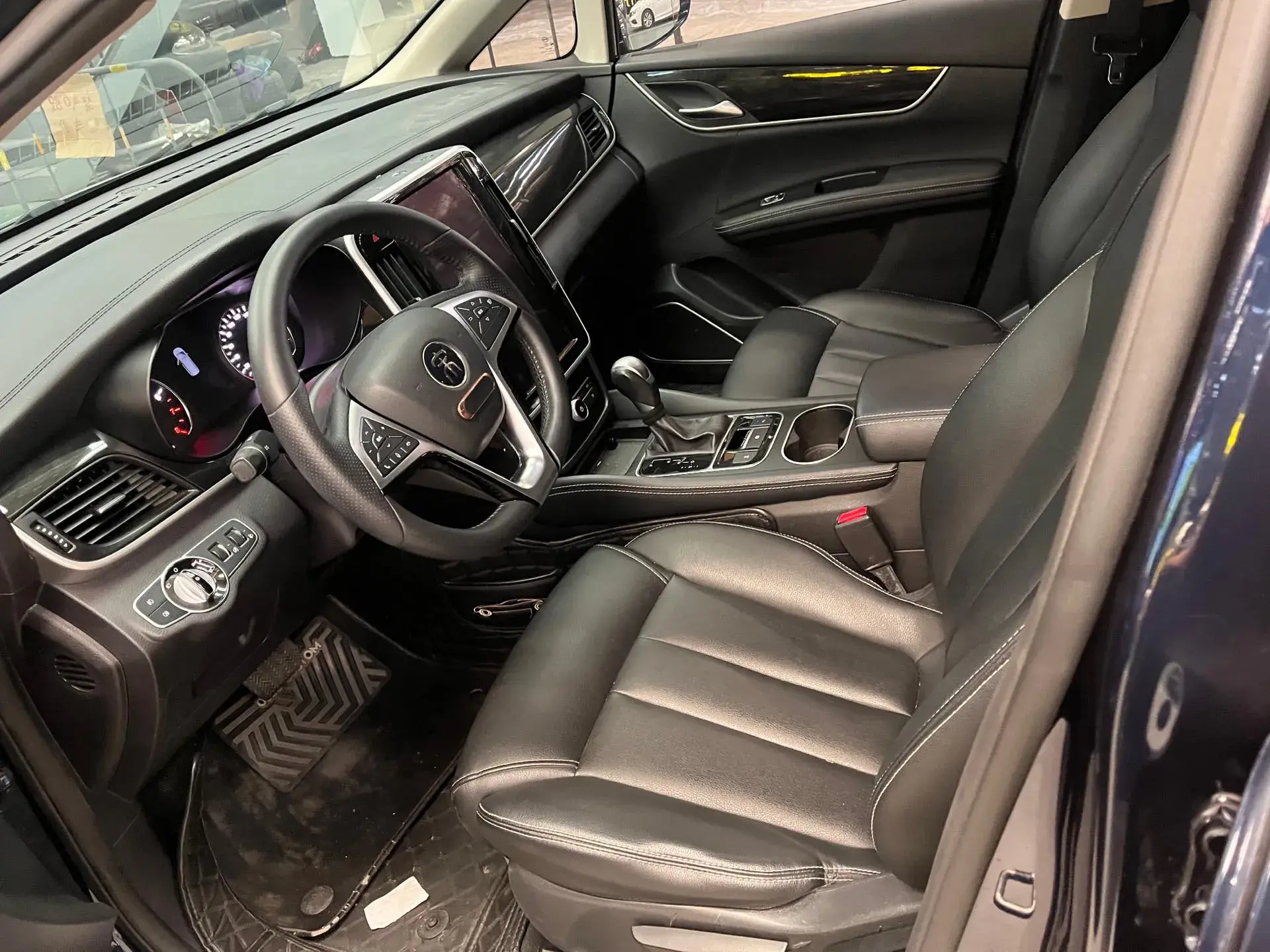 2018 BYD SONG thumbnail 4