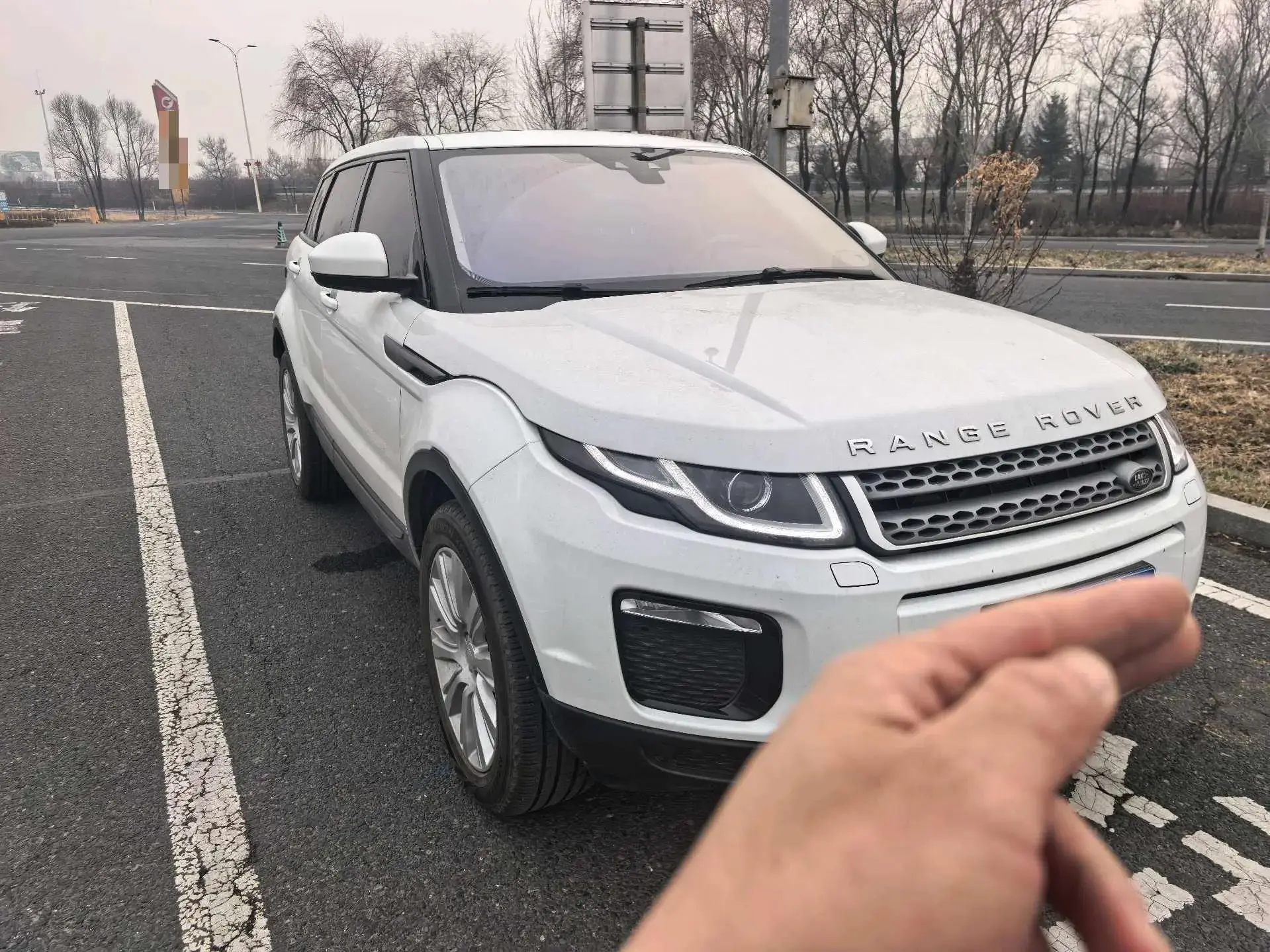 2018 LAND ROVER thumbnail 2