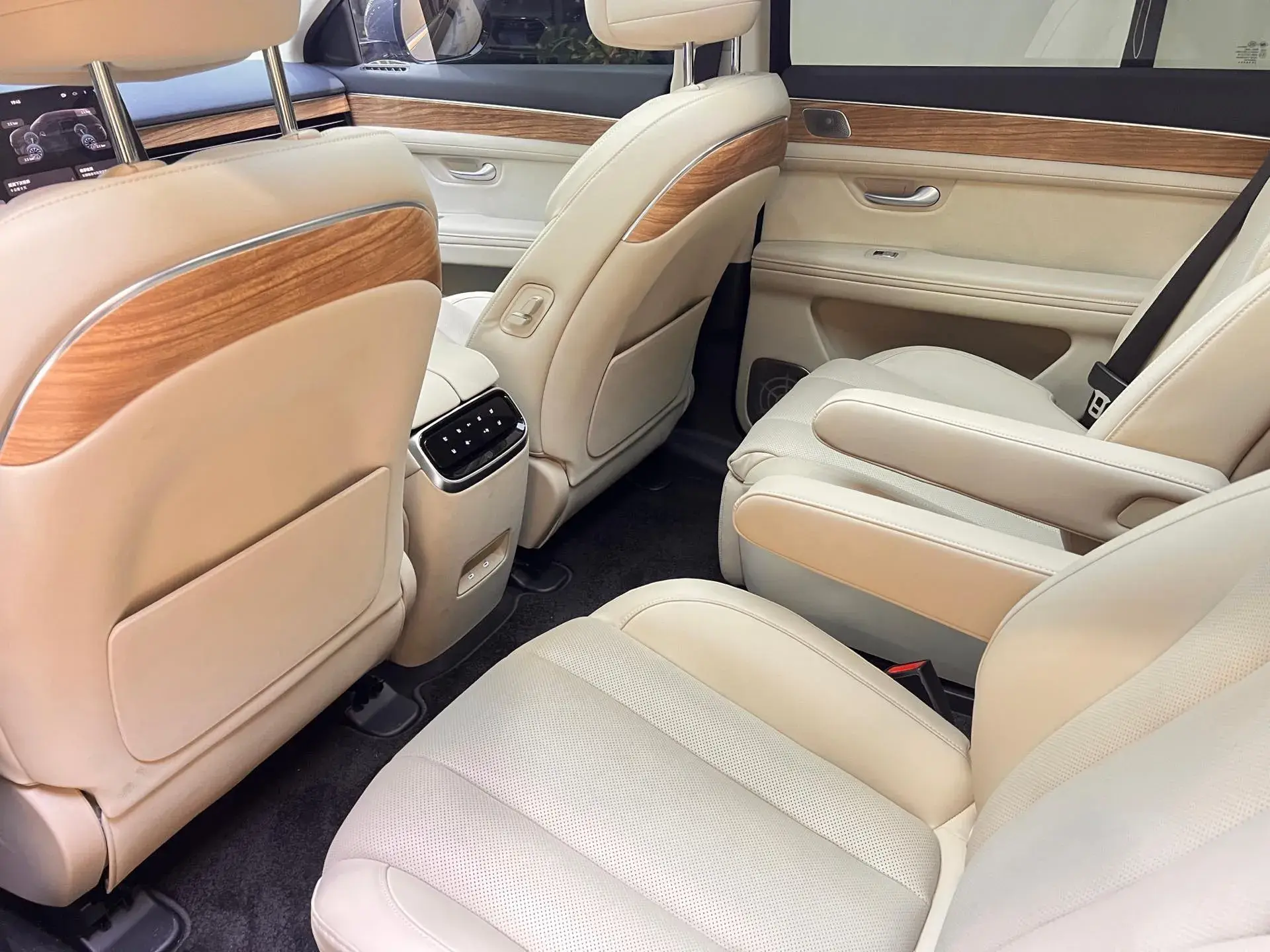 2022 AITO AITO thumbnail 4