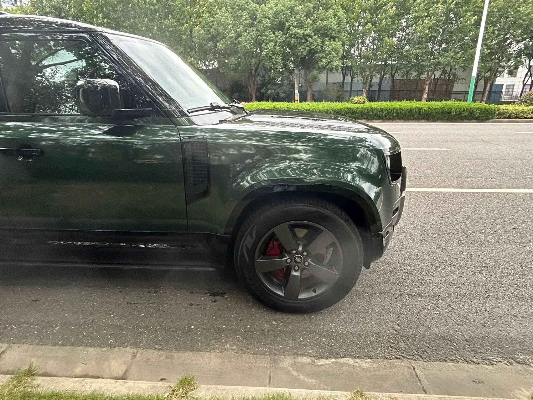 2024 LAND ROVER thumbnail 3