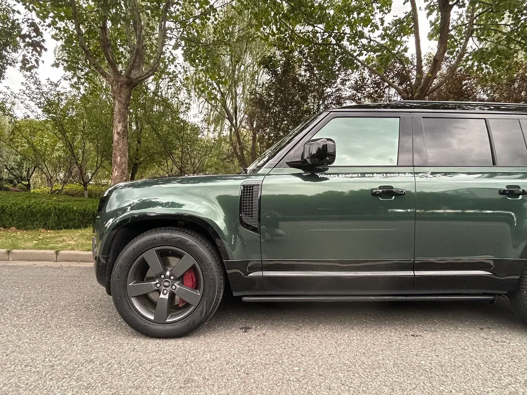 2024 LAND ROVER thumbnail 4