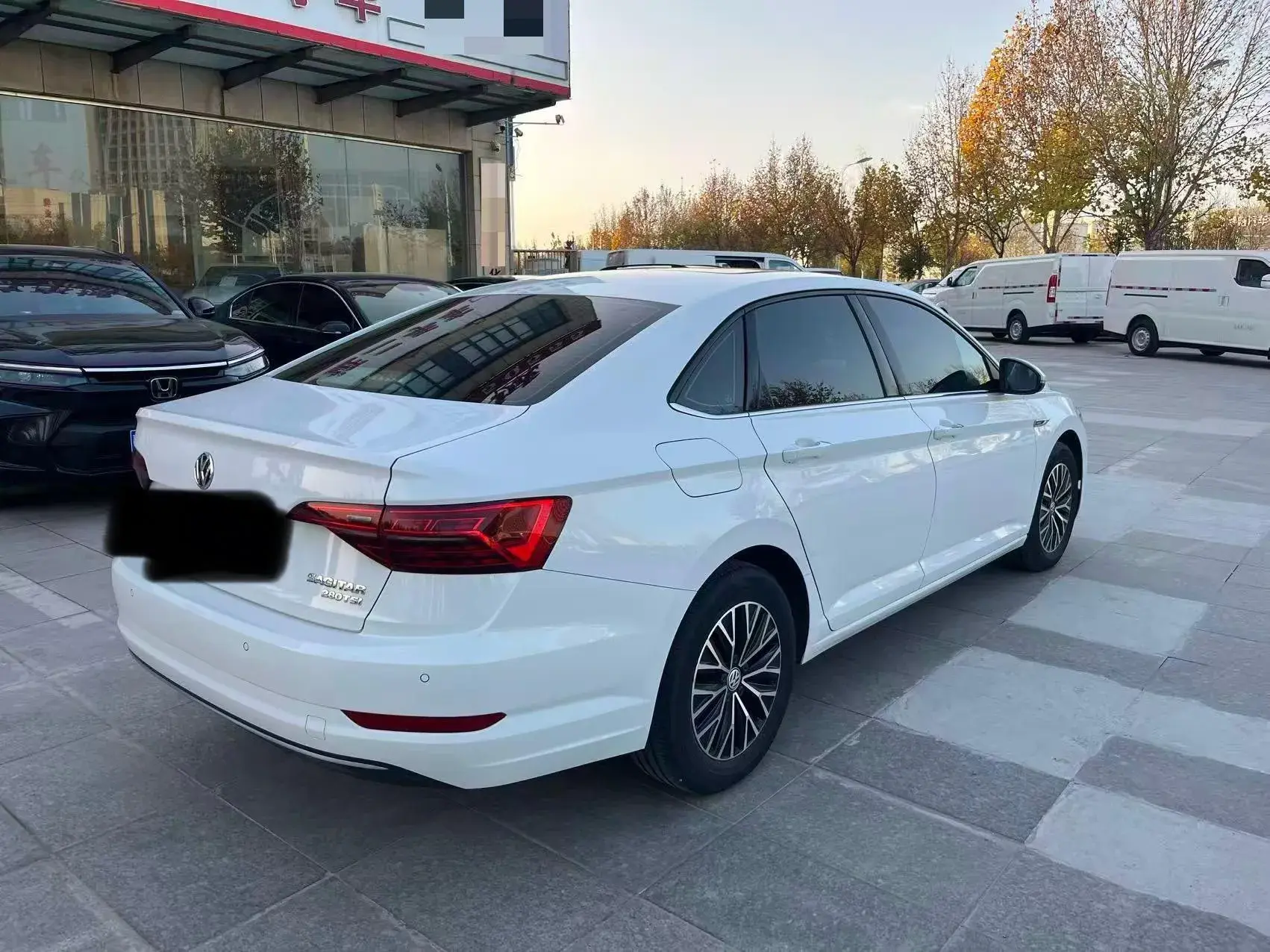 2020 VOLKSWAGEN SAGITAR thumbnail 4