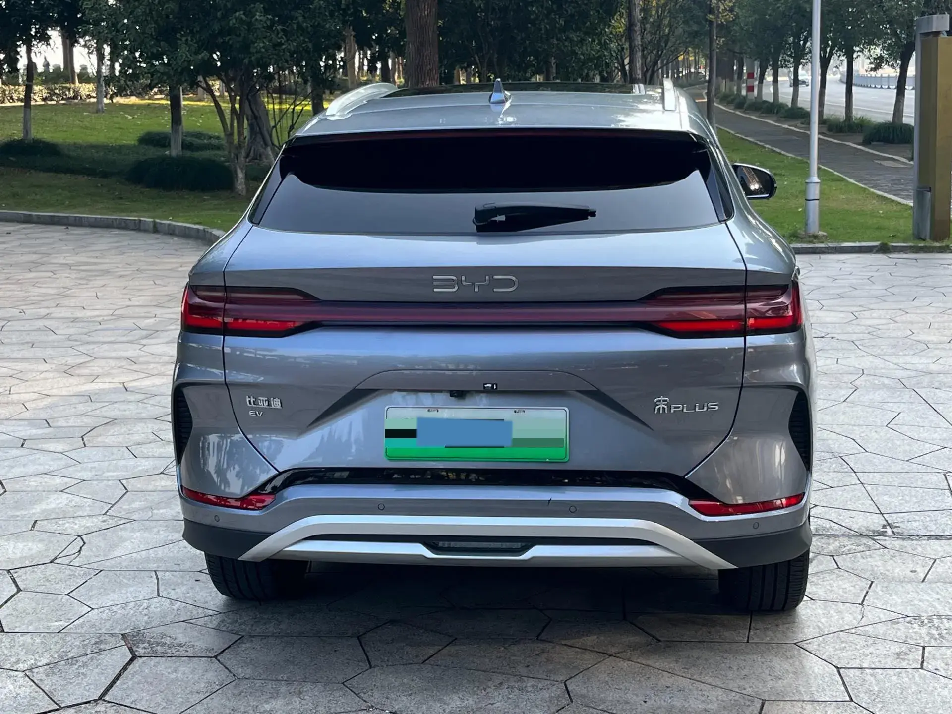 2024 BYD SONG thumbnail 3